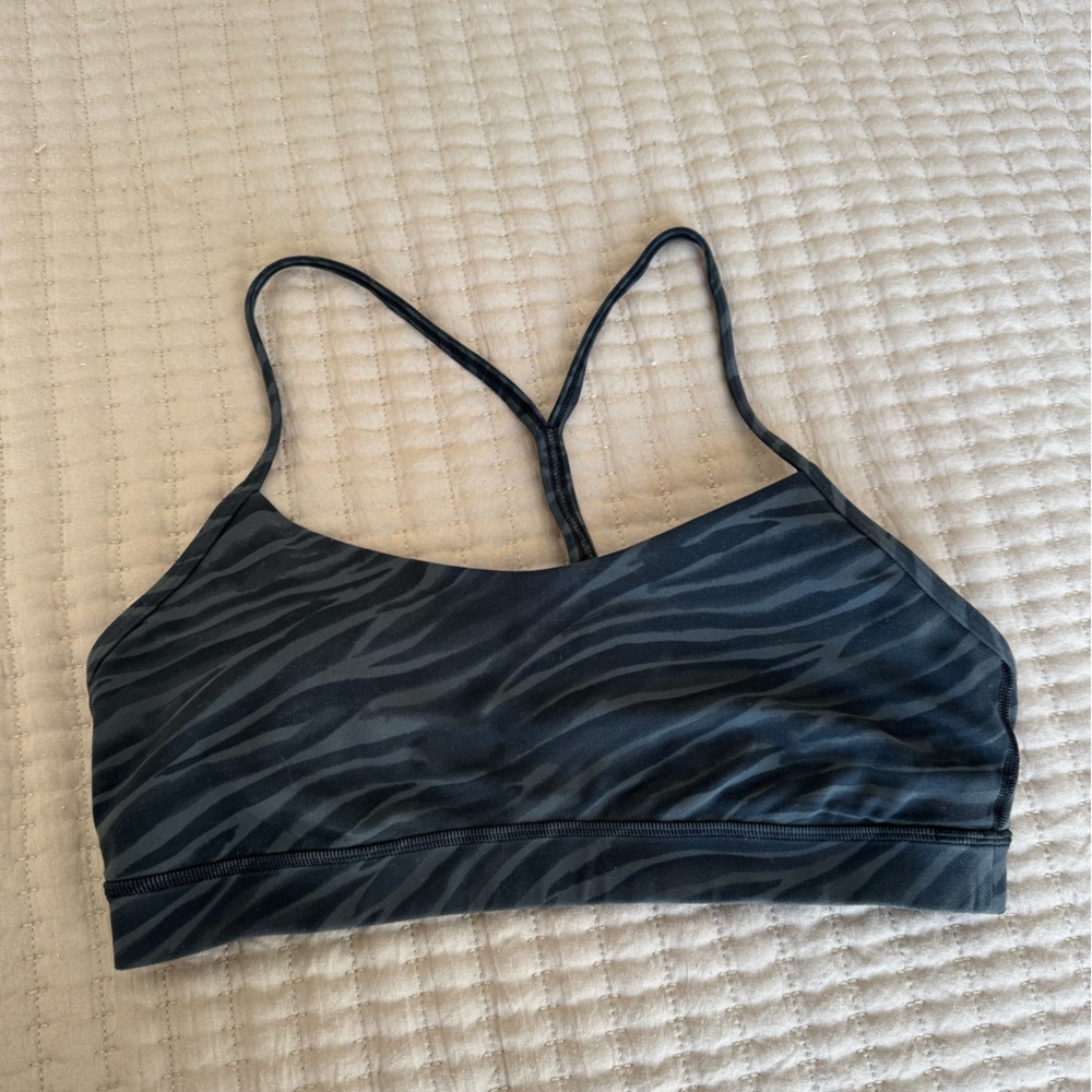 Lululemon Flow Y Nulu Bra